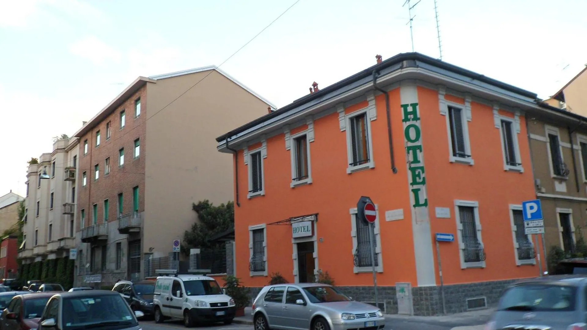 Hotel La Caravella contacts