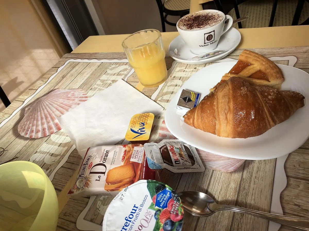 Hotel La Caravella Milánó 2*,